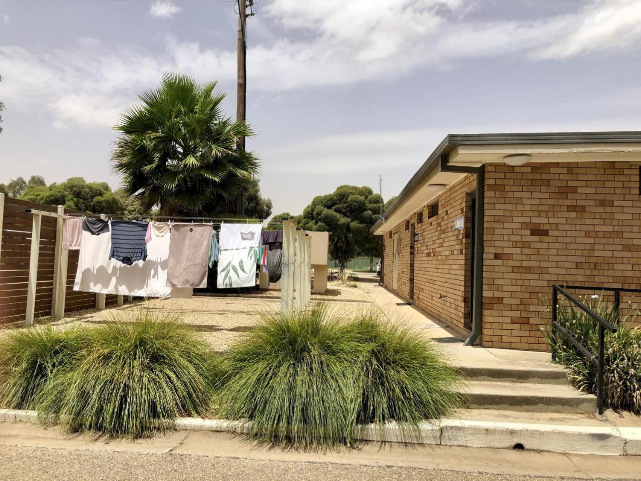 Big4 Ingenia Holidays Wagga Wagga Hotel Exterior photo