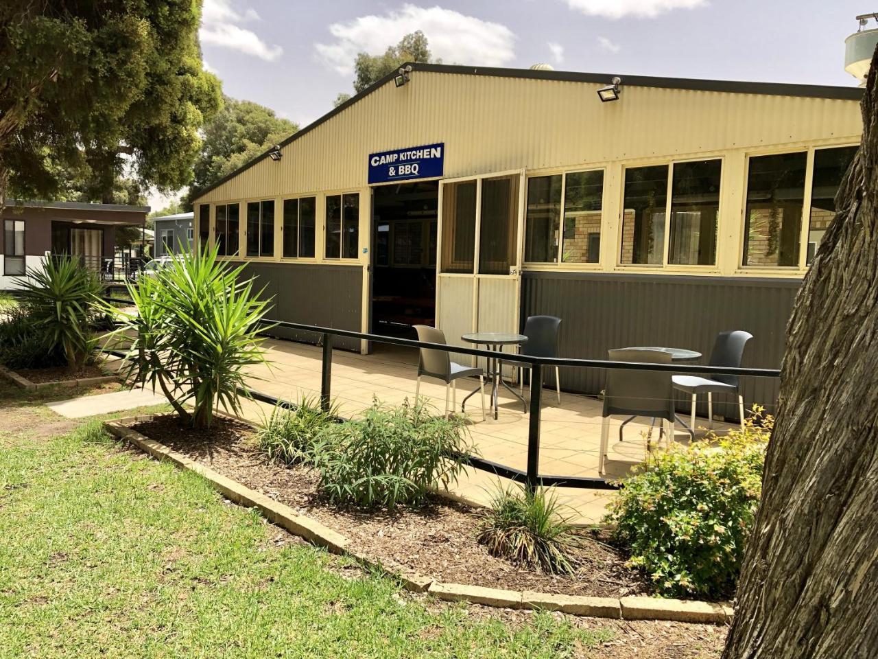 Big4 Ingenia Holidays Wagga Wagga Exterior photo